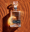 Cargar la imagen en la vista de la galería, Nómada Tequila platinium añejo cristalino
